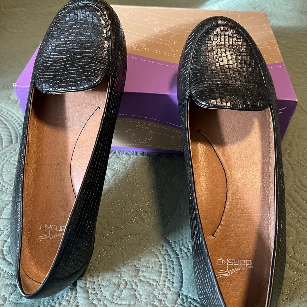 Dansko Nastacia Black Croc/Loafer (Size 11.5)